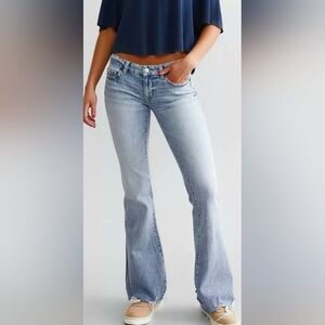 BKE Buckle 27X 31 1/2  Flare Leg Women's  Denim Jeans